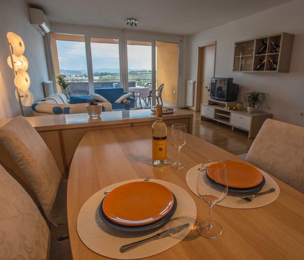 Apartment Mountain And Sea View Koper Bagian luar foto
